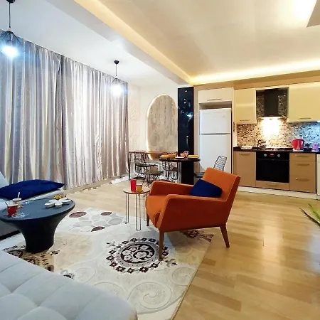 Chic Flat With Common Backyard In *
