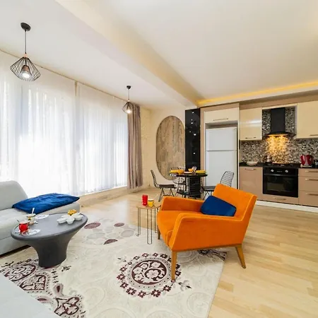 Chic Flat With Common Backyard In *